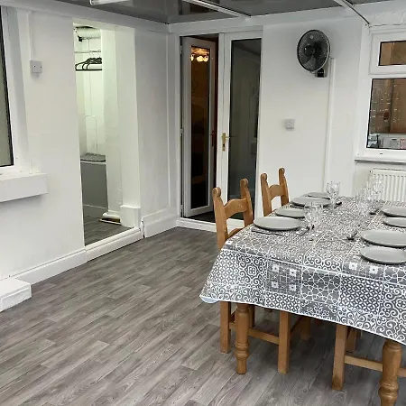 Thornleigh House